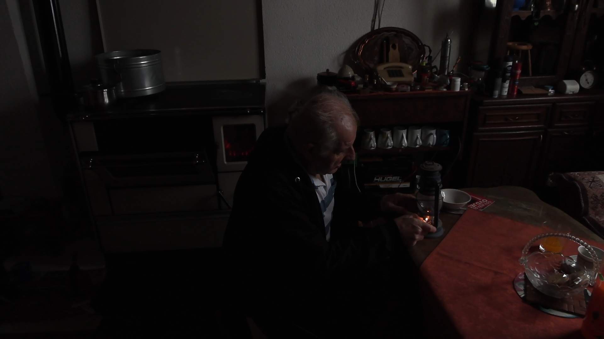 Esad pali fenjer - Bo&scaron;njački povratnici kod Foče bez struje duže od tri decenije nakon rata